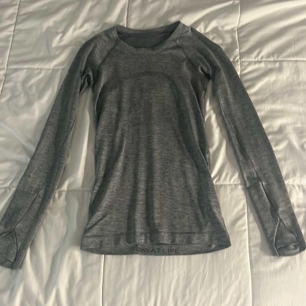 Lululemon long sleeve swiftly tech